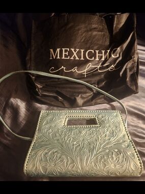 Embossed Floral Leather Crossbody Bag - Metallic Blue